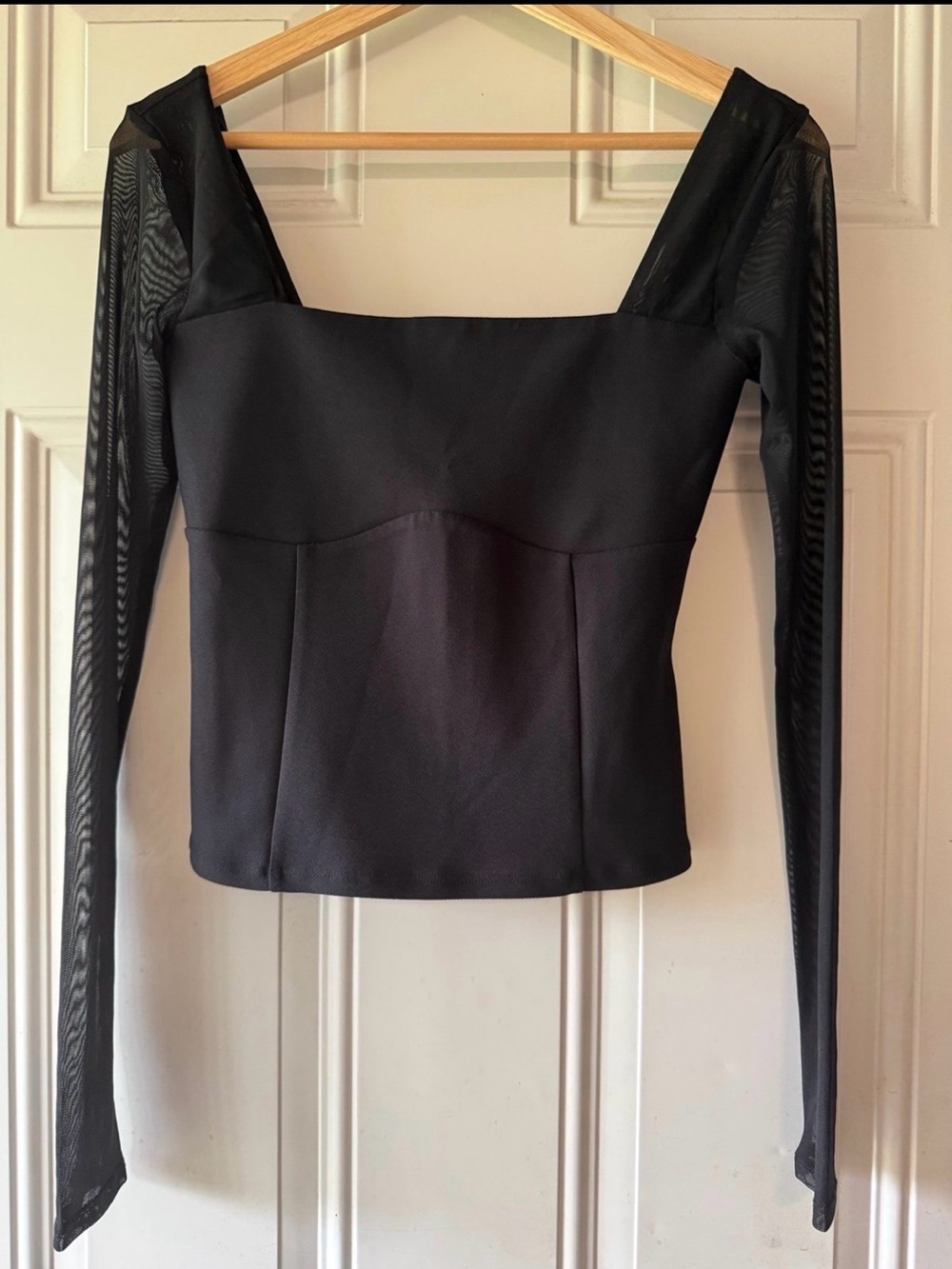 3/$20🍁SALE! Abercrombie & Fitch Black crop fitted mesh long sleeve top